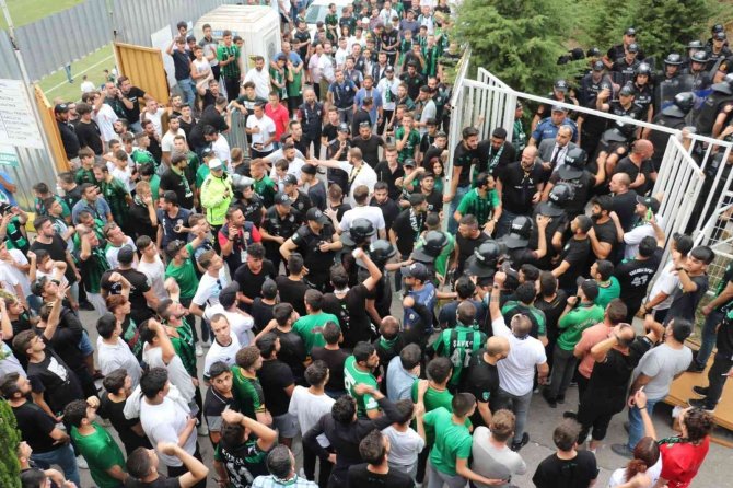 Kocaelispor Başkanı Engin Koyun Uzun Süre Stattan Çıkamadı