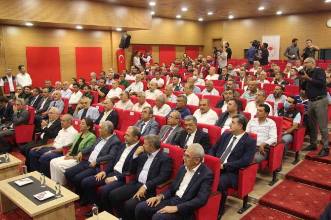 Bakan Kirişci: "Üreticinin Üretmediğini Söyleyerek Hadsizlik Yapan Çevreler Var"