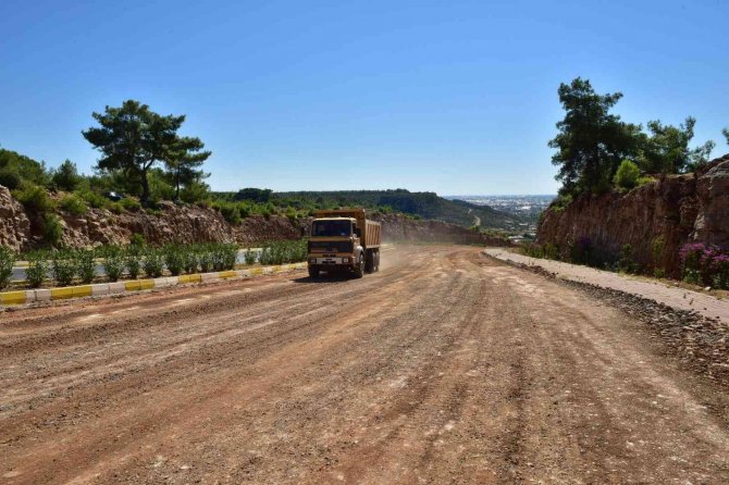 Kepez’e Bin 100 Kilometre Yeni Yol