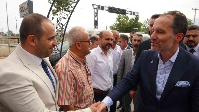 Yeniden Refah Partisi Genel Başkanı Erbakan: “6 Tane Benzemez Bir Araya Gelmiş; Ye İç, Fotoğraf Çektir, Dağıl”