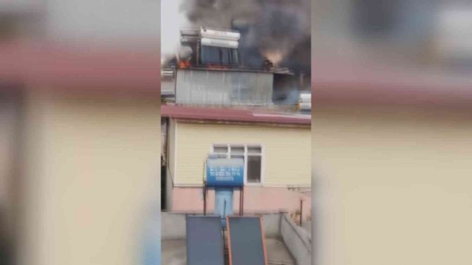 Odunlukta Çıkan Yangın Korkuttu