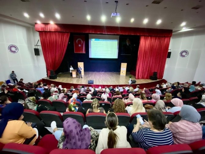 Ak Parti İ̇zmir Kadın Kolları’ndan ‘Kadın Girişimciliği Zirvesi’ Buluşması