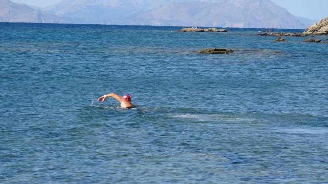 Rekortmen Yüzücü Gaziler Günü’nde Gökçeada’ya Yüzecek