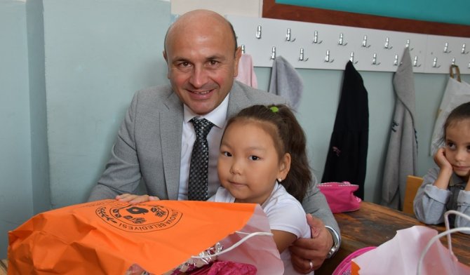 Kırtasiyeler, Başkan Amca’dan