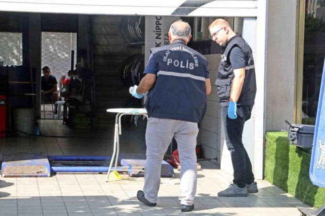 Eski Kocasının İş Yerini Yaktı, Sonra Oturup İzledi