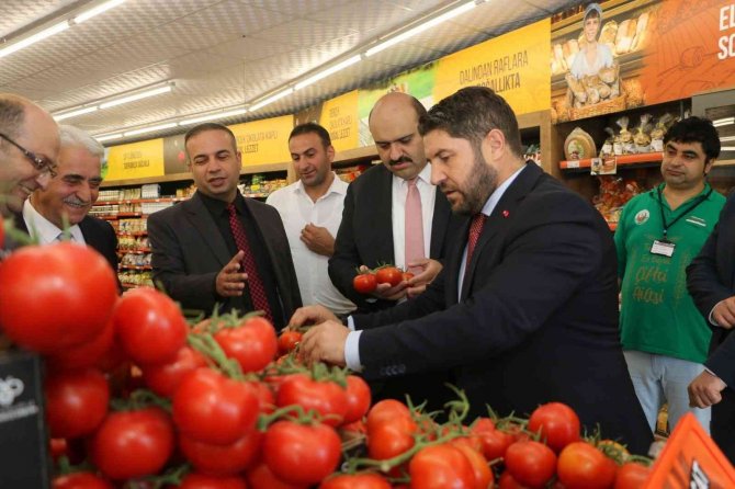 Türkiye’nin En Ucuz Salkım Domatesi Aziziye’de