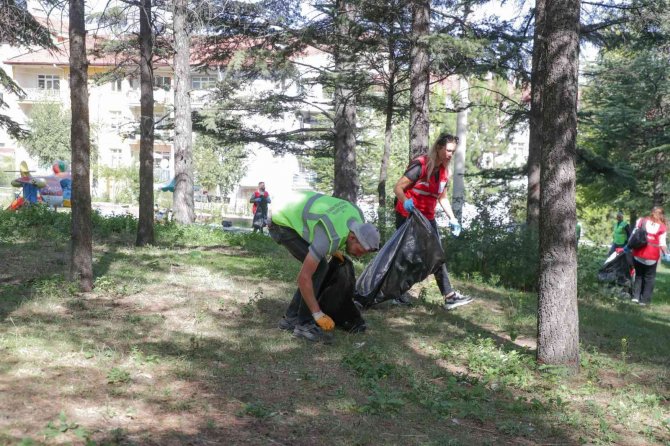 Başkan Işık, Etkinliğe Katılarak Çevre Temizliğine Dikkat Çekti