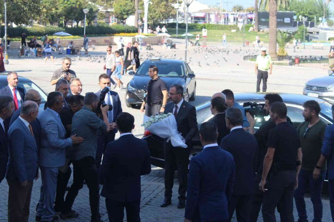 Bakan Kasapoğlu’ndan Öğrenci Yurdu Vurgusu