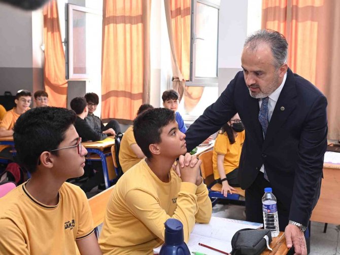 Bursa Büyükşehir’den Eğitime Destek