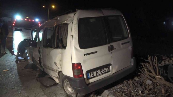 Direksiyon Hakimiyetini Kaybeden Alkollü Sürücü Ağır Yaralandı