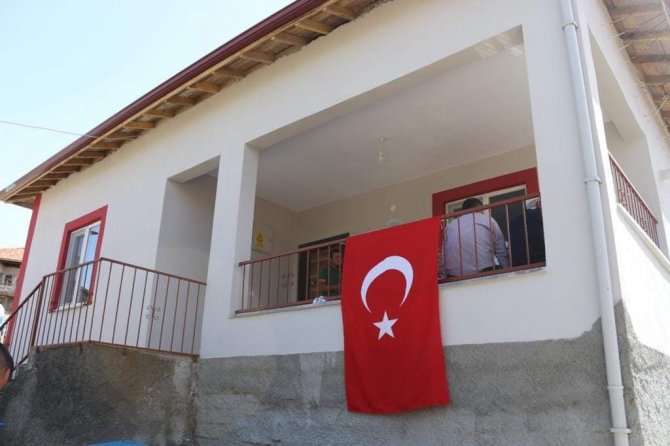 Şehit Babasının Evi Yenilendi