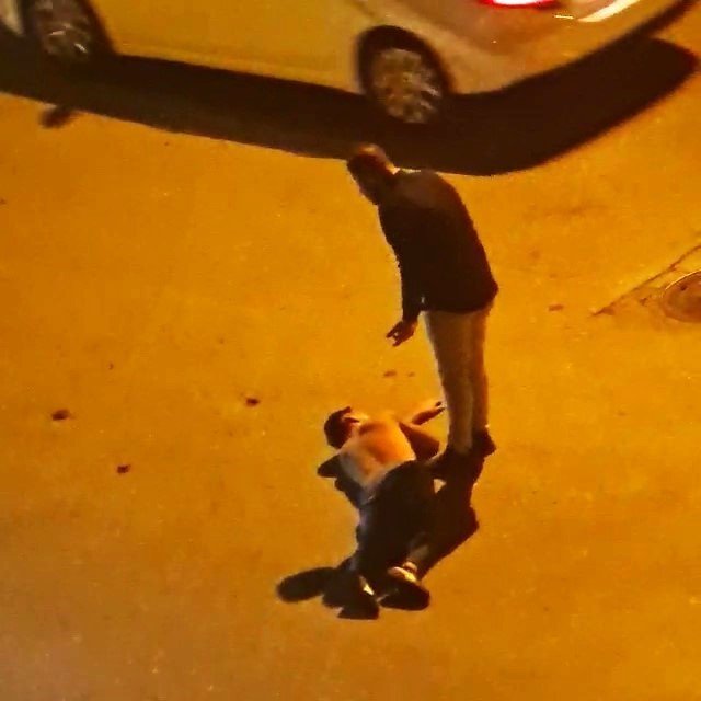Kendini Araçların Önüne Atan Alkollü Genç Ölümden Kıl Payı Kurtuldu