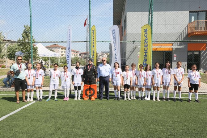 Çim Hokeyi Turnuvasında Kıyasıya Mücadele