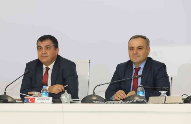 Bakan Yardımcısı Kaymakcı, Erü’de Akademisyenler Ve Öğrencilerle Buluştu