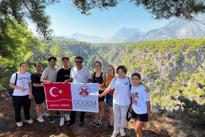 Doğa Harikası Güver Uçurumu’nda Çevre Operasyonu