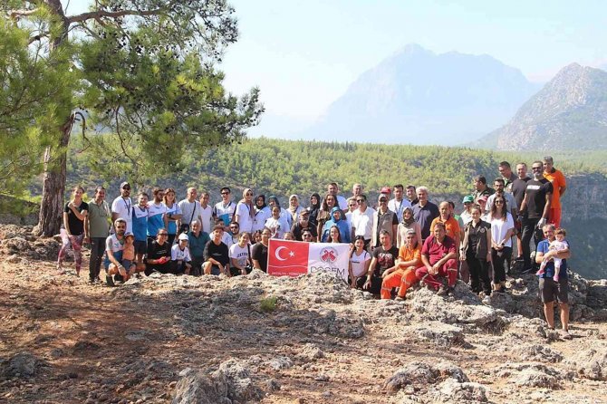 Doğa Harikası Güver Uçurumu’nda Çevre Operasyonu