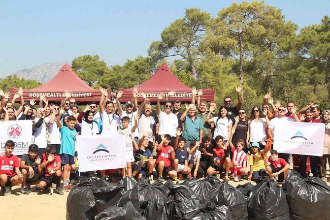 Doğa Harikası Güver Uçurumu’nda Çevre Operasyonu