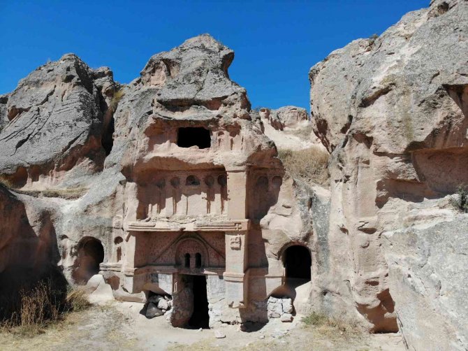 Açıksaray Harabeleri İlgi Bekliyor