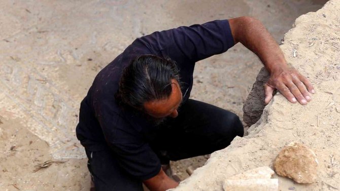 Filistinli Çiftçi Ağaç Dikmek İsterken Arkeolojik Keşif Yaptı