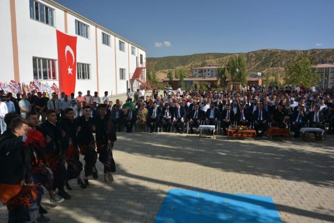 Hizan’da 500 Kişinin İstihdam Edileceği Tekstil Fabrikası Açıldı