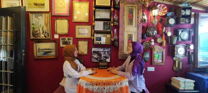 Bu Kafeye Gelenler 40 Yıl Öncesine Yolculuk Yapıyor