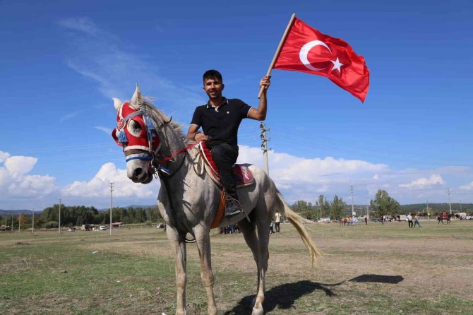 İ̇vrindi’de Rahvan At Yarışmaları Coşkusu