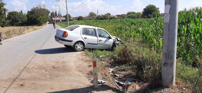 İ̇zmir’de Trafik Kazasında Yaşlı Çift Yaralandı