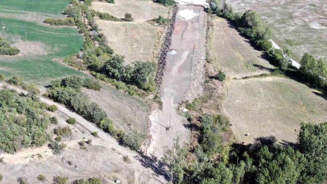 (Düzeltme) Susuz Kalan 500 Yılık Değirmen Çürümeye Yüz Tuttu