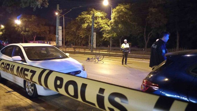 Alkollü Sürücü Bisikletlinin Ölümüne Neden Oldu, 7 Araca Çarptı, Kazayı Fark Etmedi
