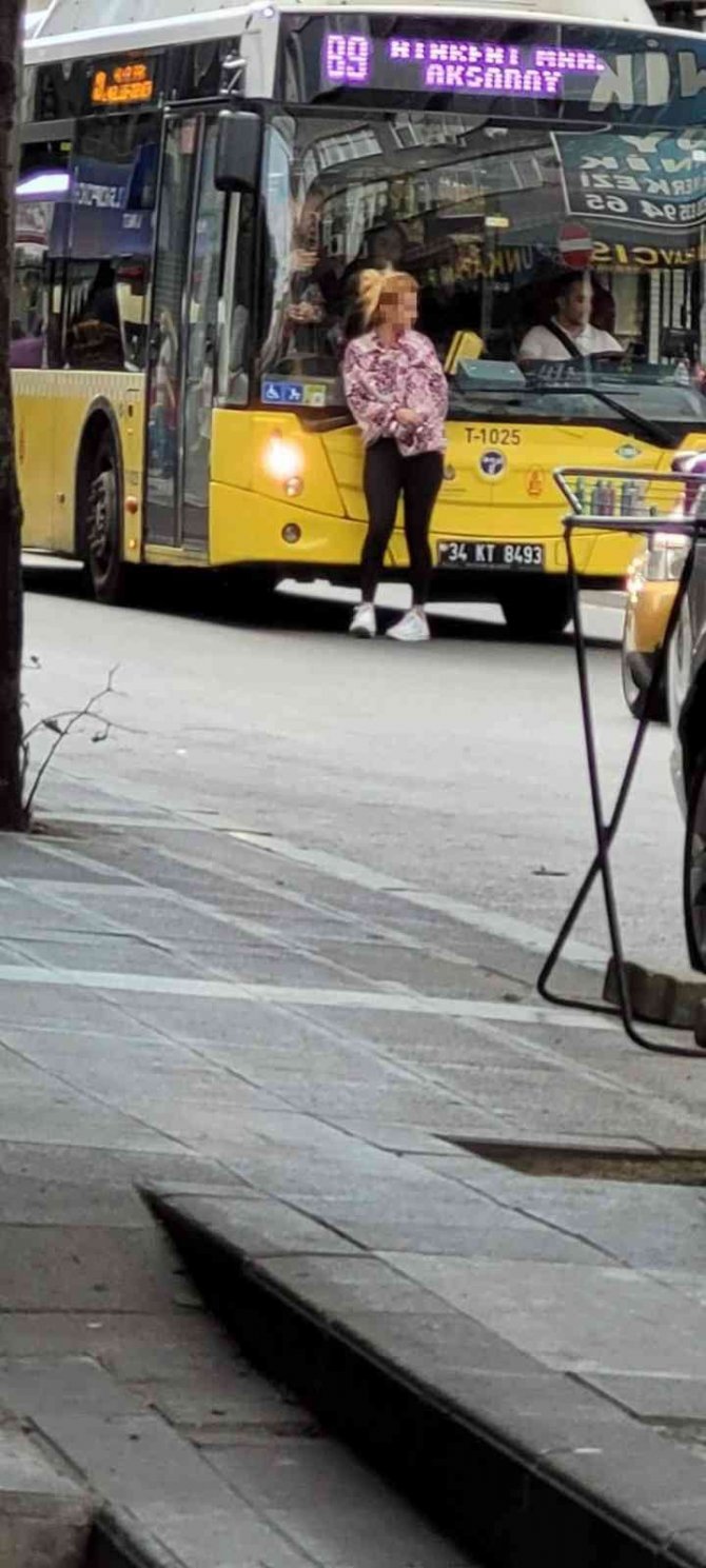 Alkollü Kadın Trafiği Birbirine Kattı