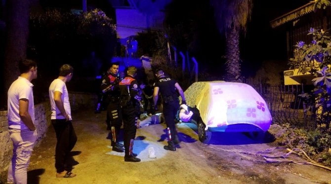 Kuşadası’nda 1 Kişi Silahla Vurularak Yaralandı