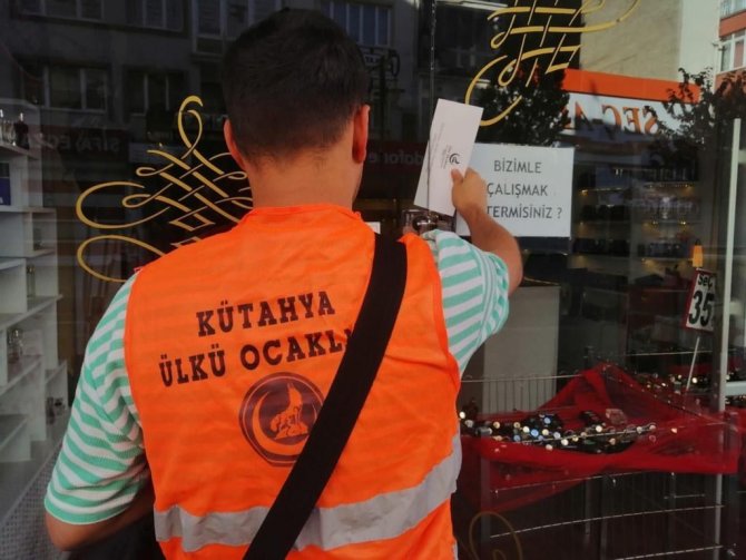 Kütahya Ülkü Ocakları’ndan Esnaflara Siftah Parası Ve Ahilik Duası Dağıtıldı