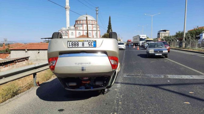 Turgutlu’da Otomobil Takla Attı: 4 Yaralı