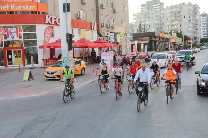 Mezitli’de Avrupa Hareketlilik Haftası Bisiklet Sürerek Başladı