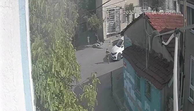 Ümraniye’de Yolun Karşısına Geçen Çocuğa Otomobil Çarptı