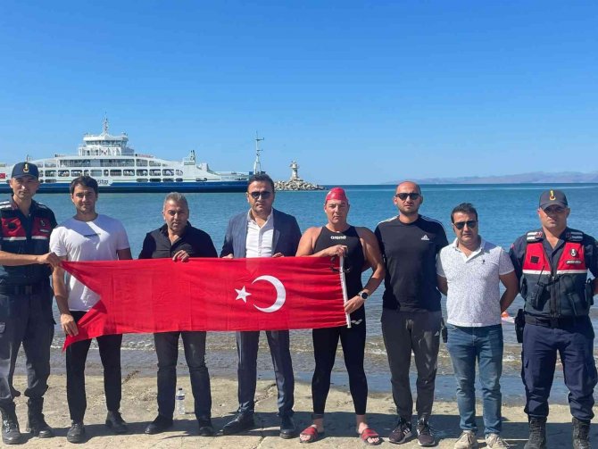 8 Saatte Gökçeada’ya Yüzdü