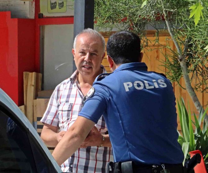 Eski Kocasının İş Yerini Yaktı, Sonra Oturup İzledi