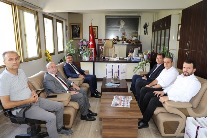 İ̇htiyaç Sahibi Öğrencinin Forma Ve Kırtasiyesi Şehzadeler Belediyesinden