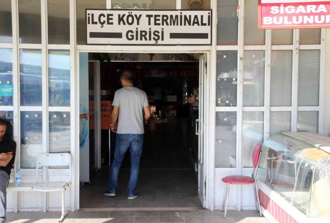Çocuk Yaşta Hırsızlar Altı İş Yerine Girdi, İş Yeri Sahipleri Şikayetçi Olmadı