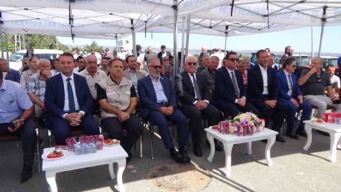 Silivri’de Çiftçilere Kanola Tohumu Dağıtıldı