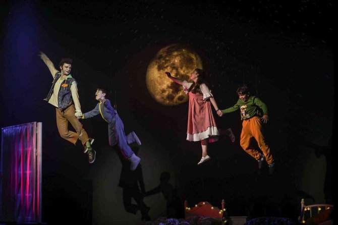 Görme Engelli Çocuklara Sesli Betimleme İle Tiyatro Heyecanı