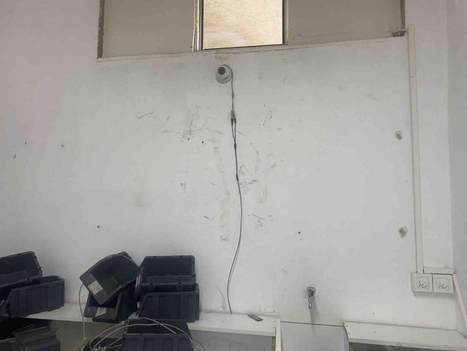 Ümraniye’de Hırsız, 500 Bin Tl Değerinde Anakartları Çaldı