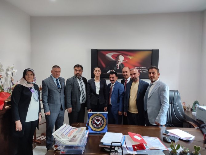 Umfed Çalışmalarını ’Maddeye Değil Hayata Bağlan’ Sloganıyla Yürütüyor