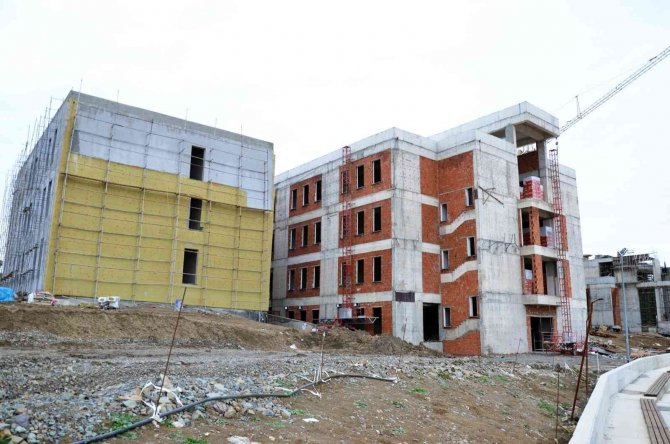 Yalova Üniversitesi’nin Morfoloji Binası 7 Ay Erken Bitecek