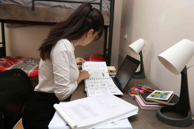 Yenimahalle Belediyesi 60 Öğrenciye Kucak Açtı