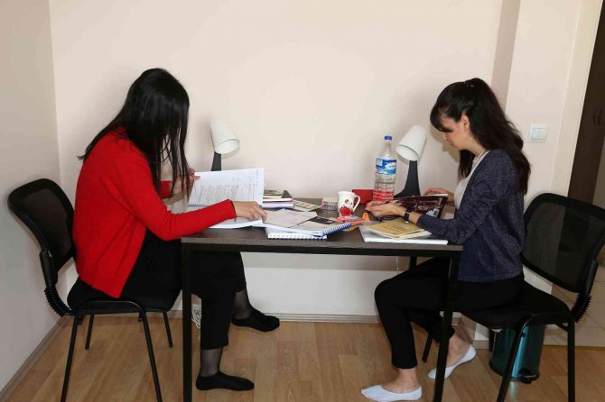 Yenimahalle Belediyesi 60 Öğrenciye Kucak Açtı