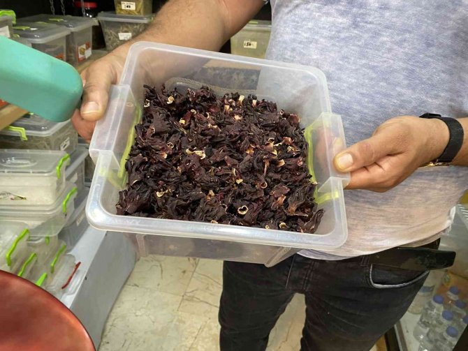 Mevsim Geçişinde Hasta Olanlara Yeşil Çay Tavsiyesi