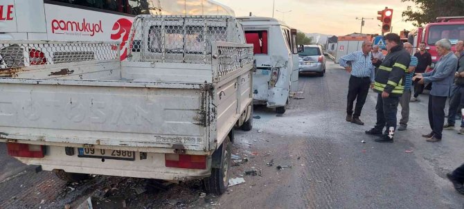 Aydın’da Zincirleme Trafik Kazası 1 Ölü 6 Yaralı