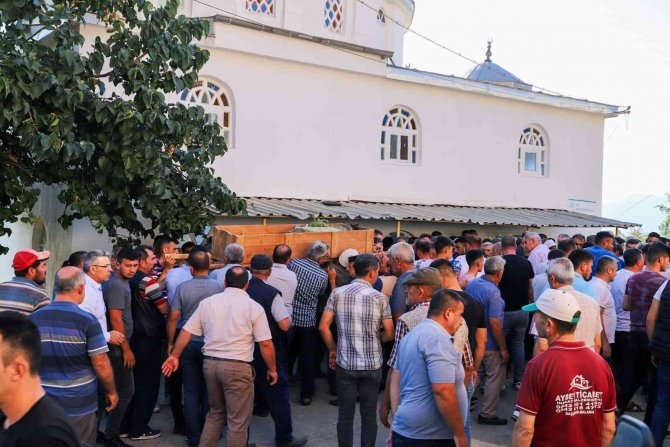 Kazada Hayatını Kaybeden Kamyonet Şoförü Son Yolculuğuna Uğurlandı