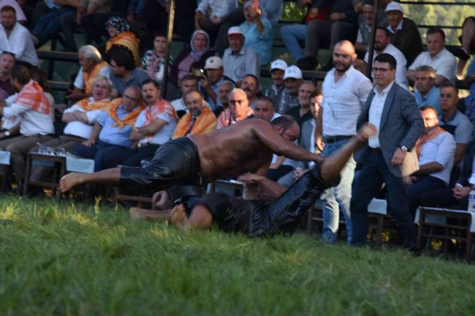 Sındırgı Güreşlerinde Yağcıbedir Kemerinin Sahibi Orhan Okulu Oldu